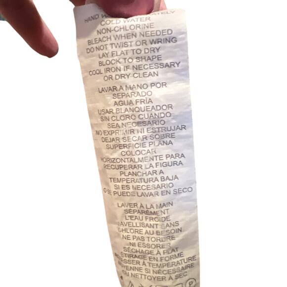 Kenzie Stripped Gray Black Assymetrical Hem Long Sleeve Top Size Small - Picture 8 of 8